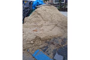 Gratis af te halen Zand en Tegels