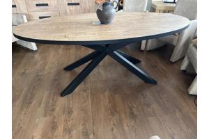 Eetkamer tafel (z.g.a.n. van november 2025)