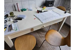 Keukentafel, degelijk om op te knappen