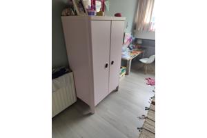 Kinder kledingkast roze