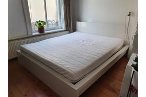 Ikea malm 1.60 bed wit