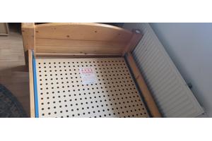 Aangeboden Houten bed 90 bij 200