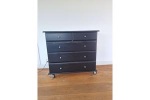 Commode op wielen
