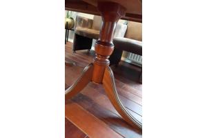 Mahonie eettafel tot max 10 personen