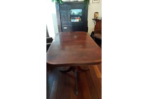 Mahonie eettafel tot max 10 personen