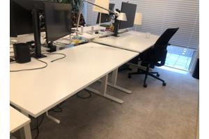 8 Stabureaus (electrisch en manueel) op te halen (morgen!)