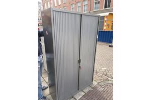 Mooi nette kast voor kantoor of anders