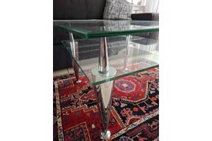 Leuke glazen salontafel GRATIS