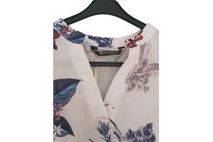 Metrofive bloemen shirt vhals lichtroze XL