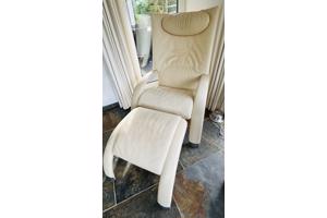 Relaxfauteuil met hocker van leer
