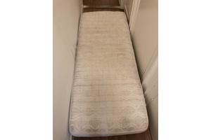 Lönset Lattenbodem 80x200 incl matrassen (2x)