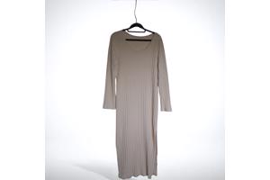 Stretchy beige jurk met split XXL