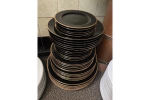 Servies zwart met goud randje