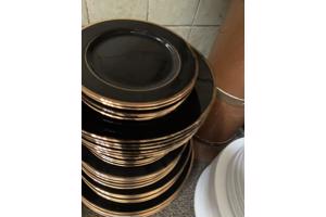 Servies zwart met goud randje