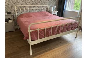 Stalen bedframe 180x200 cm