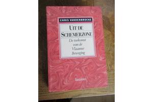 Chris Vandenbroeke  -  Uit de Schemerzone