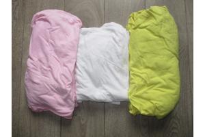 1 Persoons Dekbed + Hoelakens,+ Dekbedovertrekken.