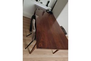 Mooie grote houten tafel