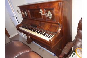 Piano moet weg vóór 30 oktober.