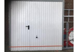 Garage deur 2,355x2,180mm zonder sleutel.