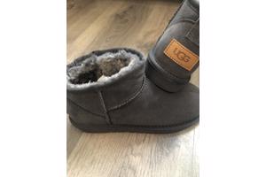 Uggs ultra mini maat 36