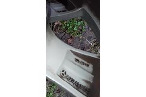 Lichtmetalen velgen + banden 17” voor Mercedes E winterset