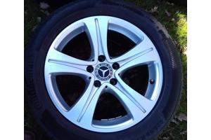 Lichtmetalen velgen + banden 17” voor Mercedes E winterset