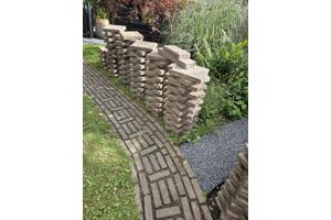 180 gebruikte stoeptegels 30 x 30