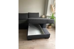 Grijze 3 zits bank met chaise longue en opbergruimte