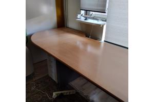 Bureau of hobbytafel: 2,43 cm lang 80 tot 100 cm breed en 75 breed