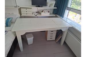 Witte houten tafel 140x70