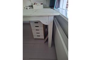 Witte houten tafel 140x70