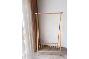 Elegant clothing rack in light bamboo