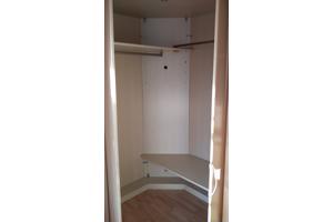 grote kleding/hoekkast