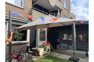 Parasol met vaste voet
