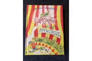Superjuffie en het apencircus ( Janneke Schotveld )