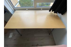 Bureau in hoogte verstelbaar