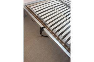 2 elektrisch verstelbare lattenbodems en 2 matrassen