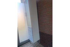 Gratis af te halen badkamerkast.
