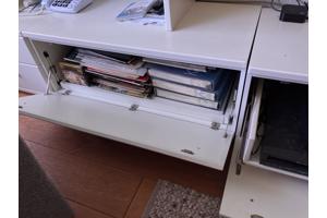 Tv meubel wit, paar kleine krasjes verder in goede staat