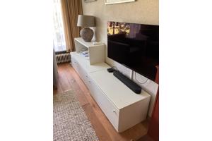 Tv meubel wit, paar kleine krasjes verder in goede staat