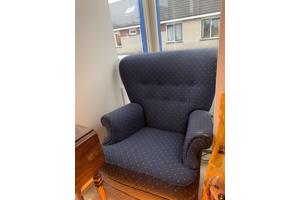 Retro donkerblauwe fauteuil