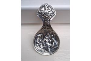 Antieke verzilverde theeduim .(ZFV 40).