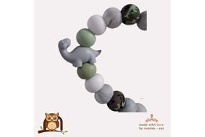 nr 17 noekies Speenkoord Dino langnek camouflage grijs khaki