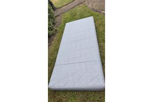 Bed 200/90, verstelbare lattenbodem en nieuw matras