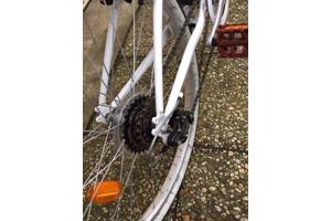 B-Twin jongens/meisjes fiets 20inch		Goede 20 inch banden, 5