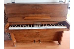 tweedehands piano te koop