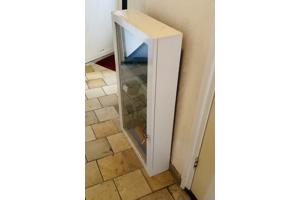 Vitrinekastje (gebruikt) te koop