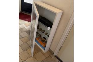 Vitrinekastje (gebruikt) te koop