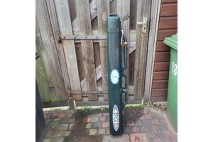 Reiskoffer voor vishengels